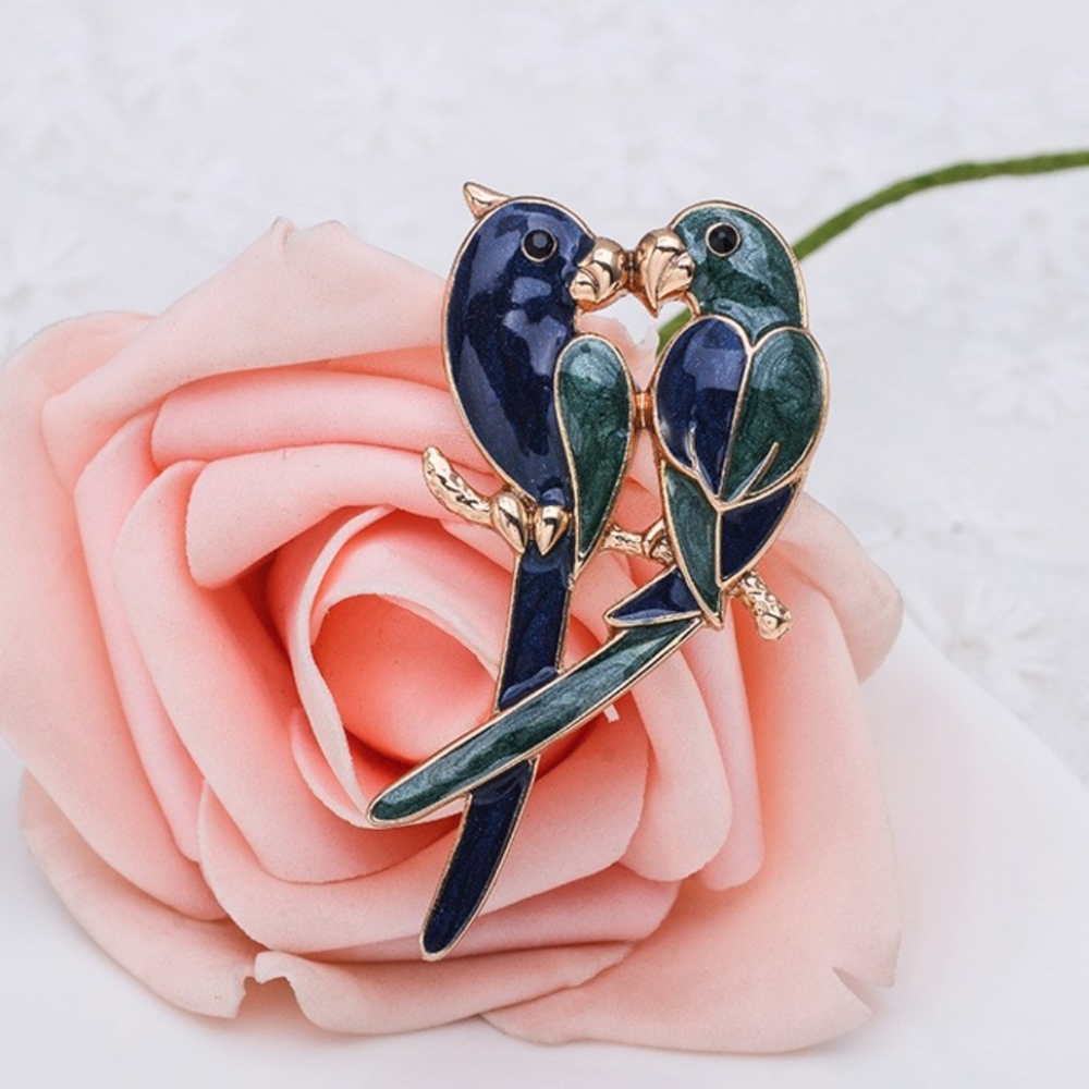 Lovely Bird Parrot Brooch Pin - Picture 5 of 9